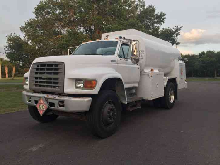 Ford F800 (1995)