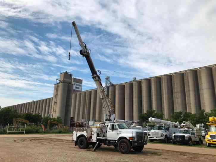 Ford F800 DIGGER DERRICK (1998)