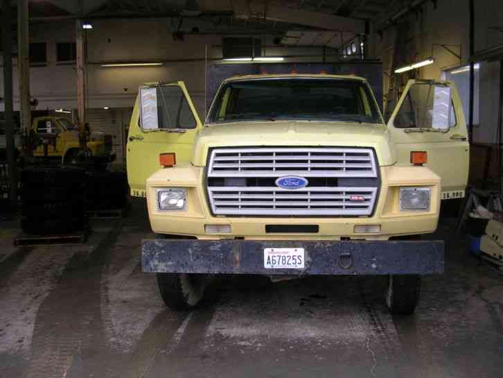 Ford F700 (1986)
