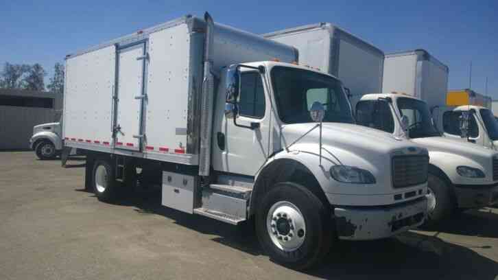 FREIGHTLINER 33, 000# BOX TRUCK-CUMMINS 240HP- AIR RIDE (2012)