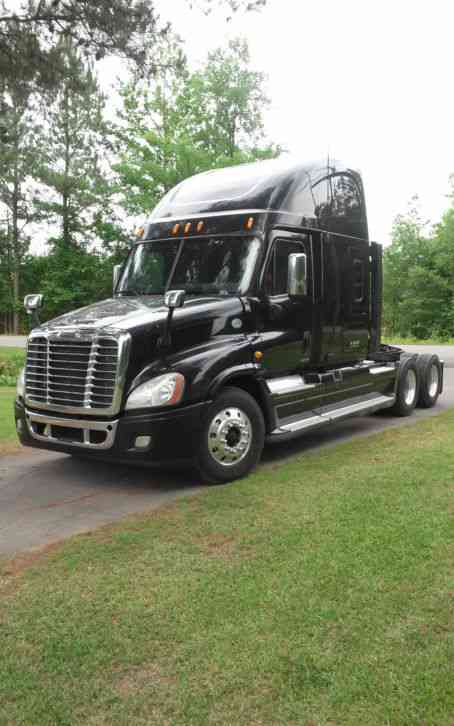 Freightliner CASCADIA 125SL (2008)