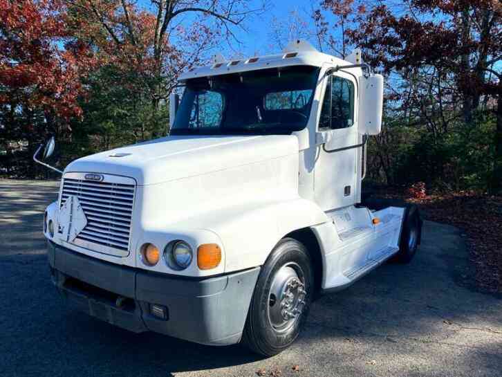 Freightliner Columbia Semi Tractor Cummings Engine 10 Speed Transmission 2001