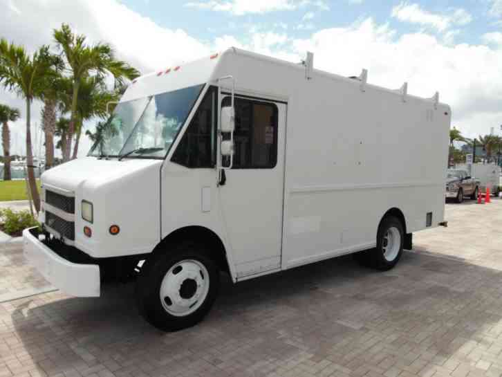 FREIGHTLINER 5. 9L DIESEL STEP VAN CUMMINS Step Van (2001) : Van / Box