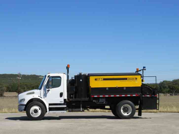 Freightliner FL70 Bergkamp FP4 Flameless Pothole Patcher (2006)