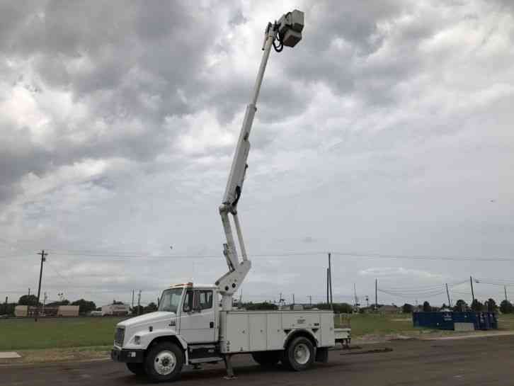 Freightliner FL70 BUCKET TRUCK (2001)