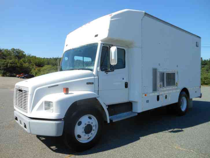 Freightliner FL-70 (2003)