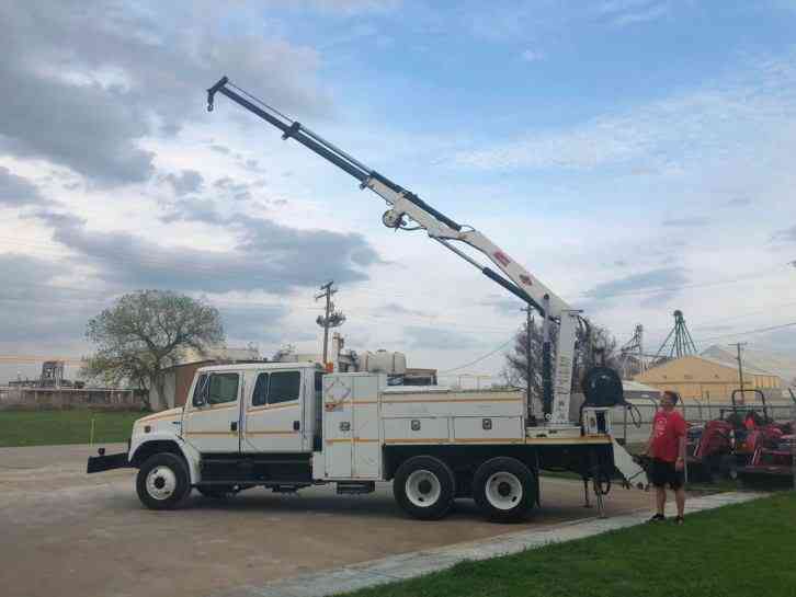 Freightliner FL80 CREW CAB CRANE TRUCK (2004)