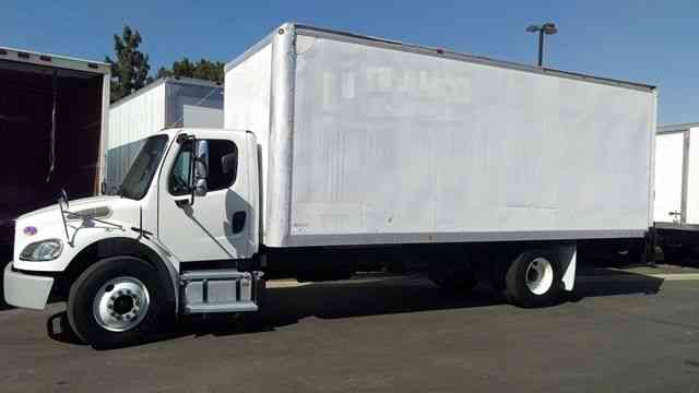 Freightliner M2 24ft Box Truck Air RIDE Liftgate Auto ONLY 33k miles 33, 000LBS GVWR (2014)