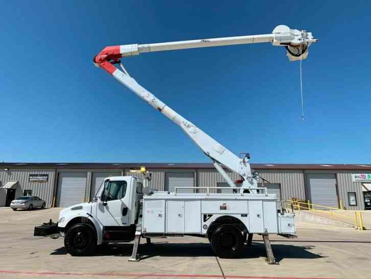 Freightliner M2 BUCKET TRUCK 60 FT W/MATERIAL HANDLING WINCH (2007)