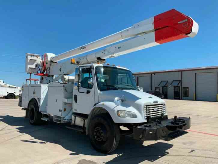 Freightliner M2 BUCKET TRUCK 60 FT W/MATERIAL HANDLING WINCH (2007