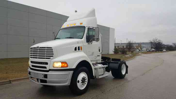 Freightliner Sterling Single Axle Day Cab Tractor L8500 Mercedes Engine Low Miles 7 Speed Clean (2007)