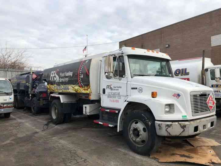 Freightliner FL70 (2001)