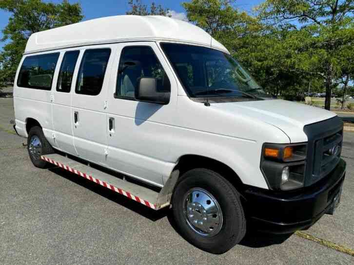 Fully Reconditioned Ford E250 High Top Braun Wheelchair Van Excellent Cond.