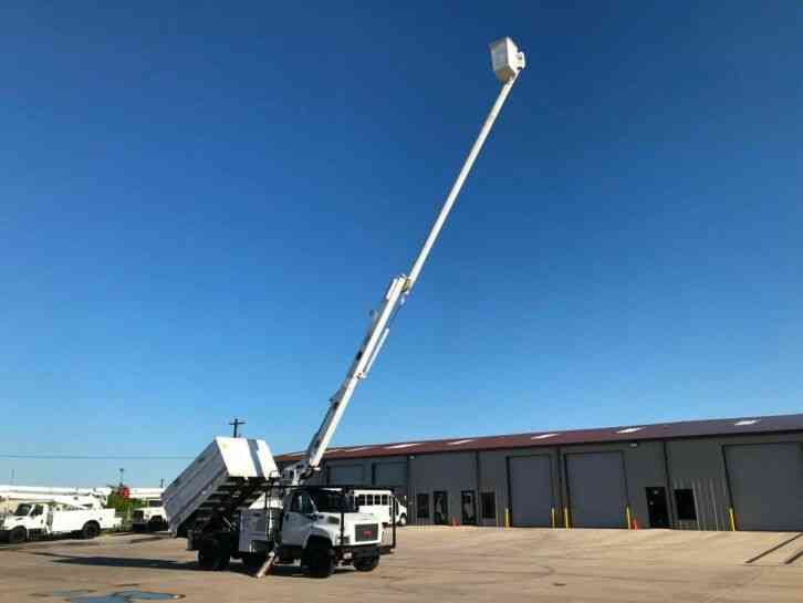 GMC 7500 FORESTRY BUCKET TRUCK (2008)