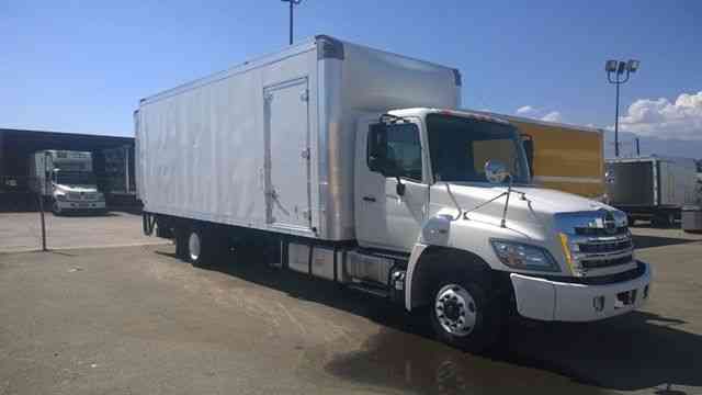 Hino 258ALP 24ft Box Truck diesel Liftgate Side door 90gal tank 25, 500# AIR BRAKES (2012)