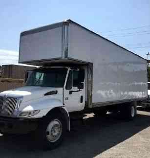 International 24ft Moving Box Truck with Attic- coopola and swing doors , 26, 000# GVWR (2007)