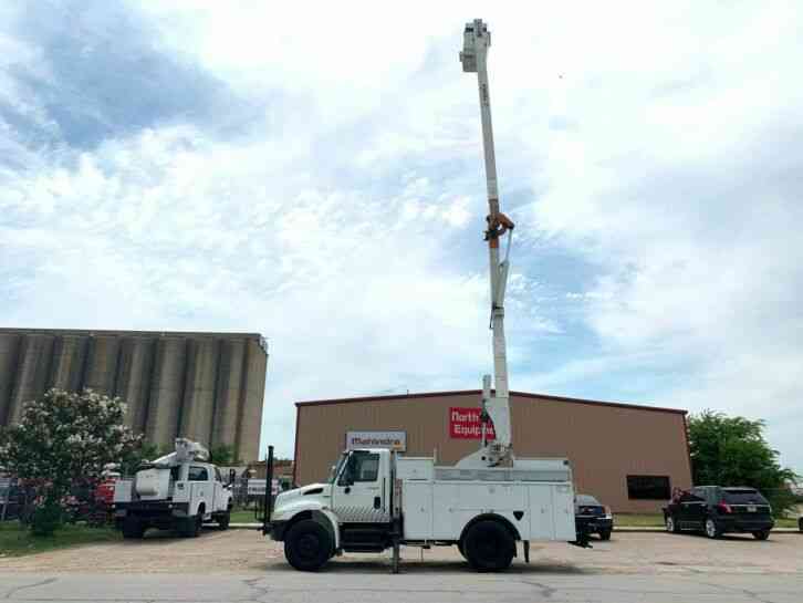 International 4300 BUCKET TRUCK (2009)