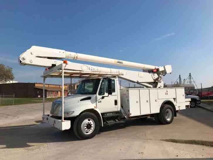 International 4300 BUCKET TRUCK (2006)