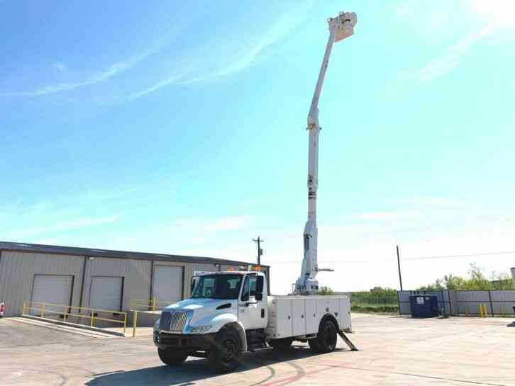 International 4300 BUCKET TRUCK (2005)