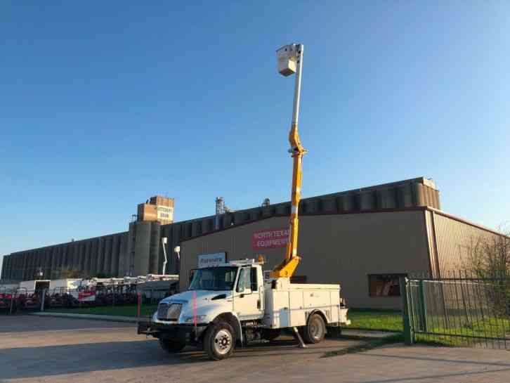 International 4300 BUCKET TRUCK (2010)