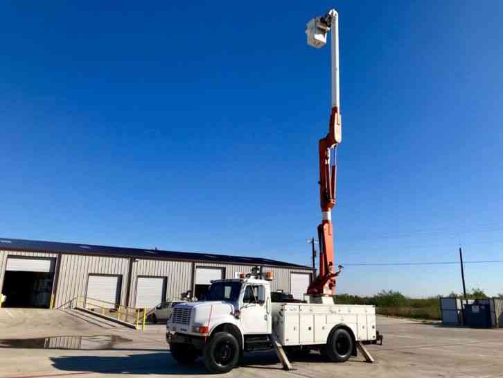 International 4300 BUCKET TRUCK MATERIAL HANDLING (1993)