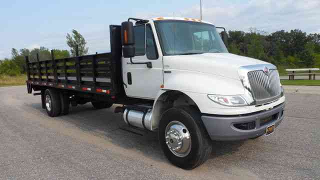 Freightliner 4400 (2012)