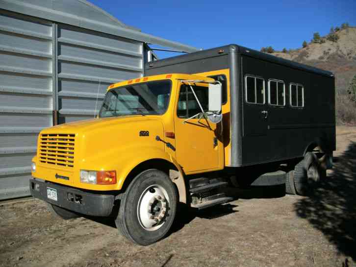 International 4700 (1994)