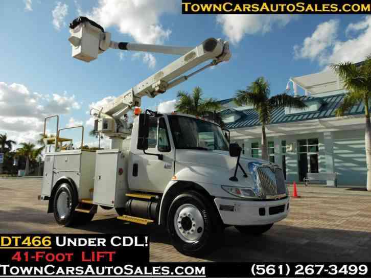 International 4300 DT466 Bucket Truck (2005)