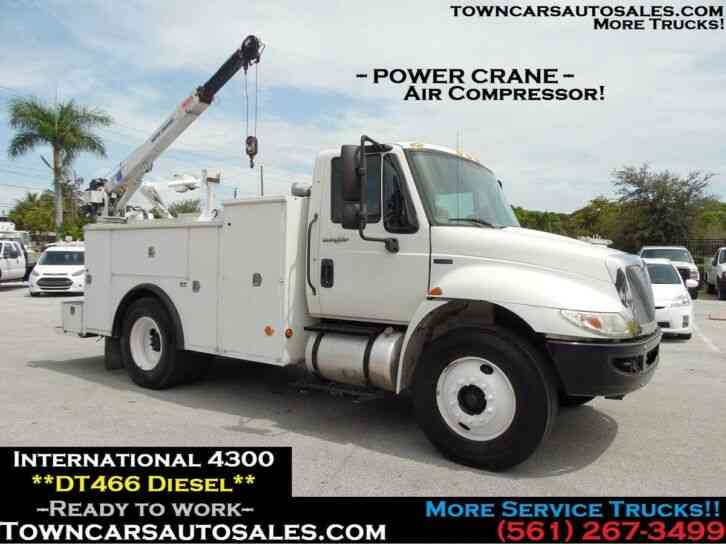 International DT466 UTILITY CRANE TRUCK (2013)