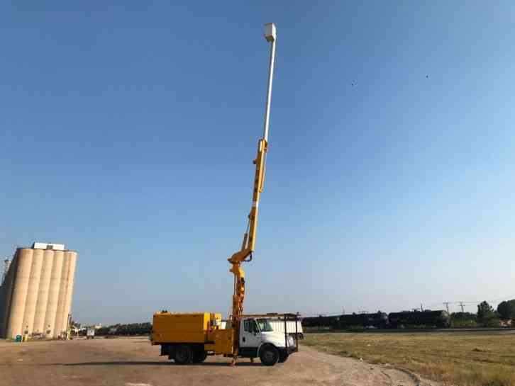 International 4300 BUCKET TRUCK 75 FOOT REACH (2005) Bucket / Boom Trucks