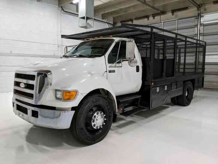 Ford F-650 Cummins Auto 18' enclosed caged Flatbed (2007)