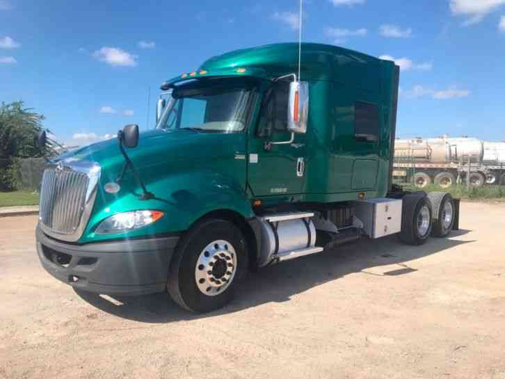 International PROSTAR SLEEPER TRACTOR TRUCK (2012)