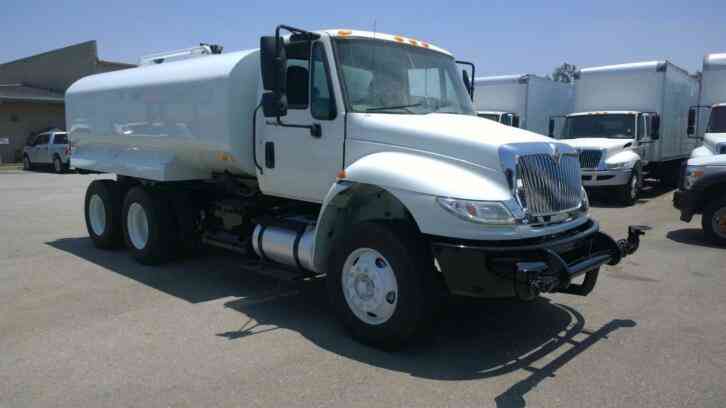 INTERNATIONAL WATER TRUCK -NEW 4000GAL TANK-CARB OK WHITE with 141000 Miles, for