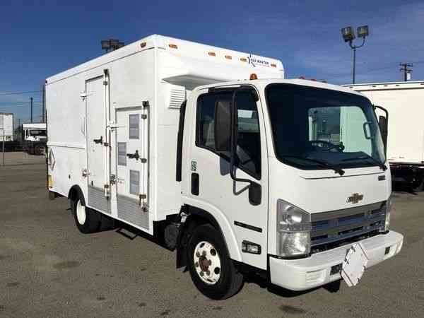 Isuzu NPR HD Truck(Chevy W4500 logo) 14ft Box Side Doors, alum liftgate, 4CYL DIESEL -PRICE REDUCED (2008)