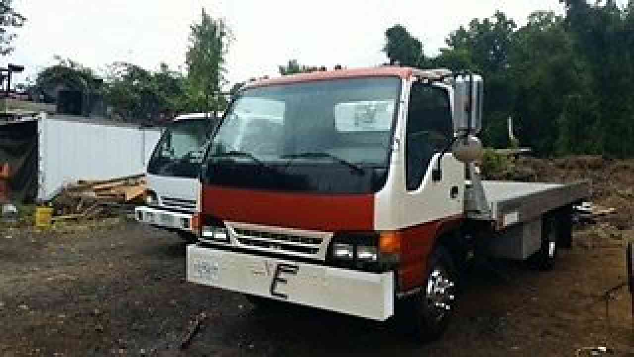 Isuzu NPR (1998)