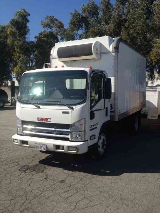 Isuzu NQR (gmc w5500)REEFER TRUCK 14ft box engine driven unit-3-4 ton capacity -clean Calif. truck (2008)