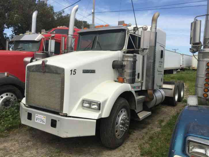 Kenworth T800B (2004)