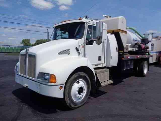 KENWORTH T300 HYDRO VAC VACUUM TRUCK (1999)