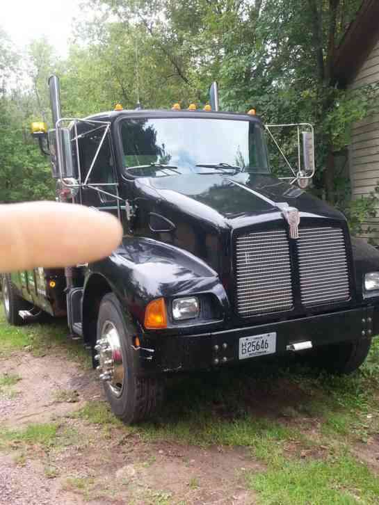 Kenworth Heavy Wrecker w/ wheel lift loader (1996)