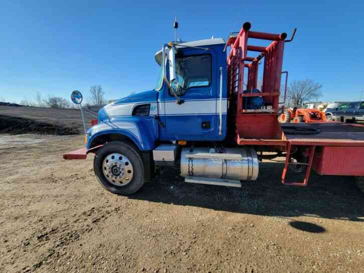 MACK CV 713 WINCH TRUCK