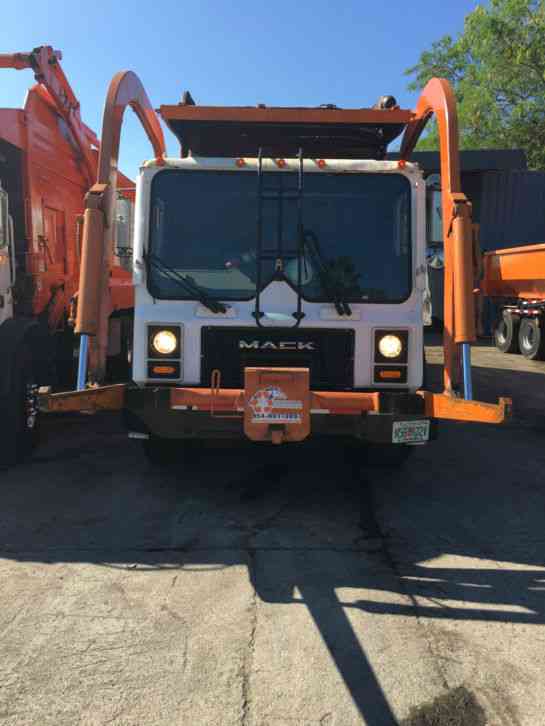 mack garbage truck scrapped