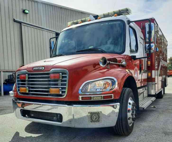 Freightliner M2 Ambulance (2004)