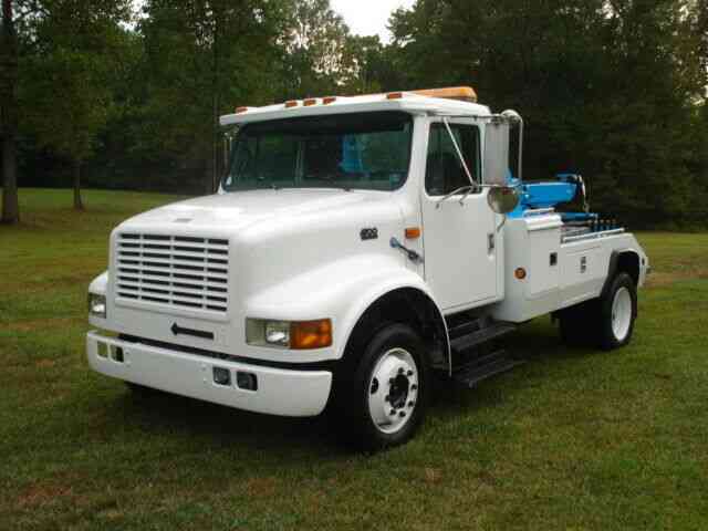 International 4700 (1998)
