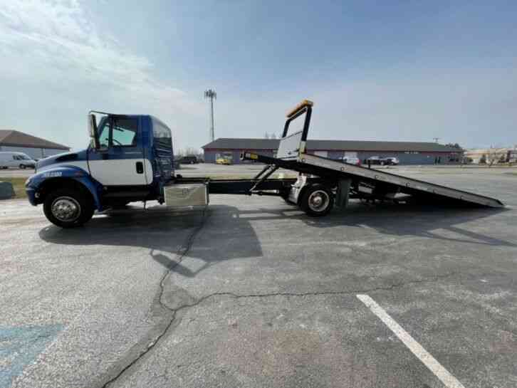 International 4200 Turbo Diesel Jerr-Dan Rollback - NO RESERVE (2003)