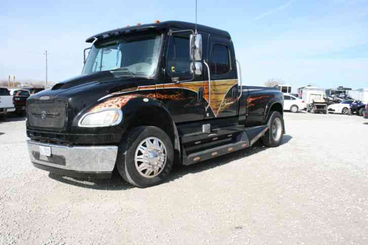 ONE OF A KIND 2007 Freightliner Sport Chassis Shaqliner