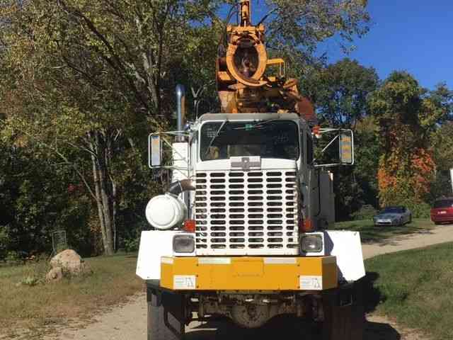 Oshkosh (1986) : Bucket / Boom Trucks