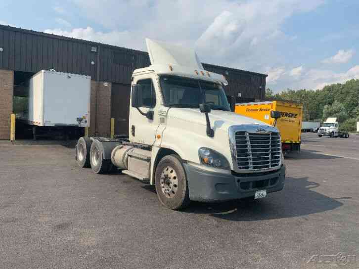 Penske Used Trucks - unit # 128279 - 2016 Freightliner CASCADIA 125