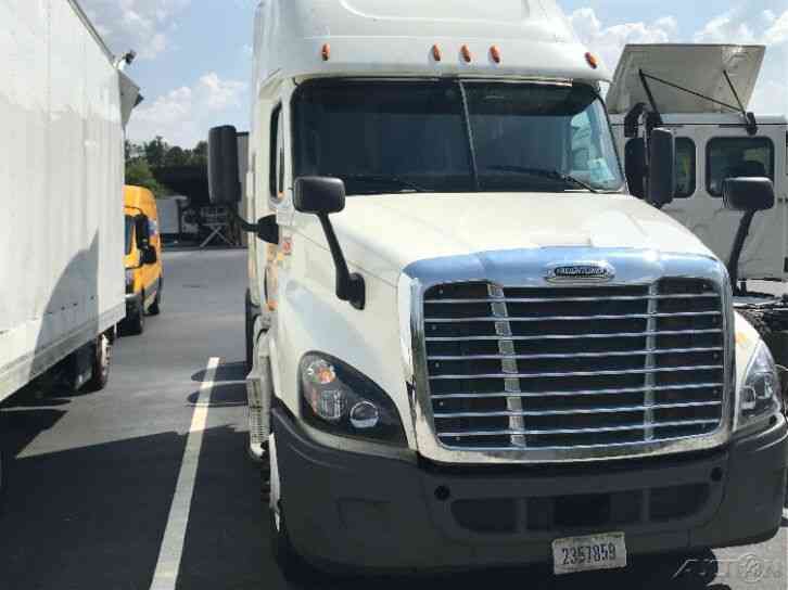 Penske Used Trucks - unit # 131311 - 2016 Freightliner CASCADIA 125