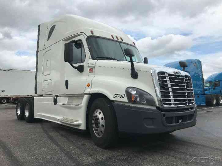 Penske Used Trucks - unit # 137760 - 2016 Freightliner CASCADIA 125