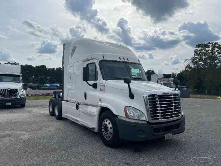 Penske Used Trucks - unit # 141303 - 2016 Freightliner CASCADIA 125